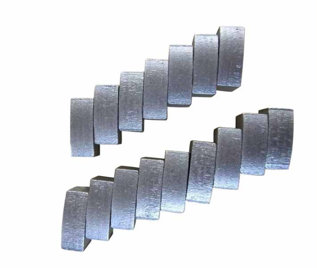 Hot Sale V Shape Diamond Segment for Granite Cutting for Large Saw Blade