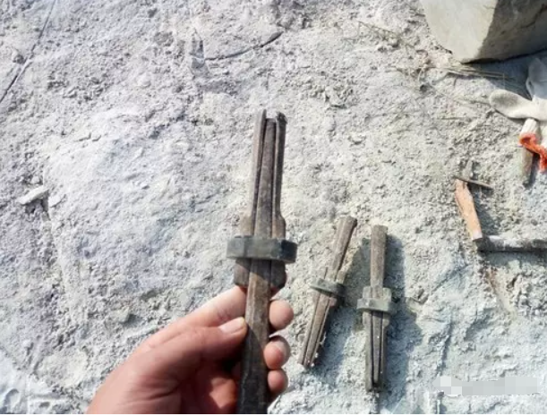  manual rock splitter