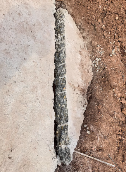 Test the effect of crushing cement pavement.2